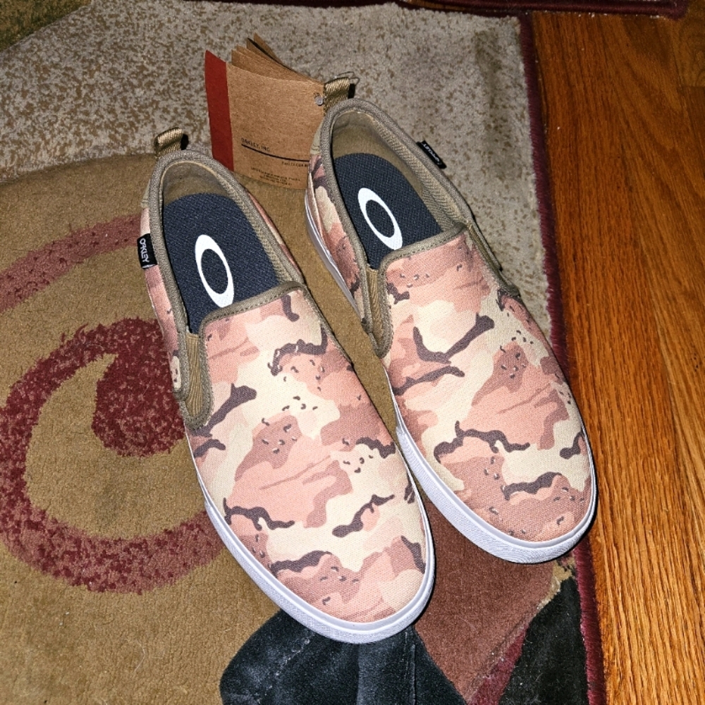 Slip-On Camouflage Canvas Sneakers - Tan Camo